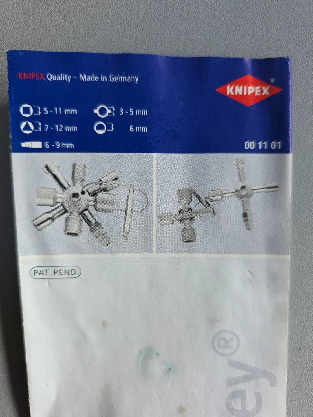KNIPEX 00 11 01 TwinKey Control Cabinet Key for Standard Cabinets and Shut-off - Image 4