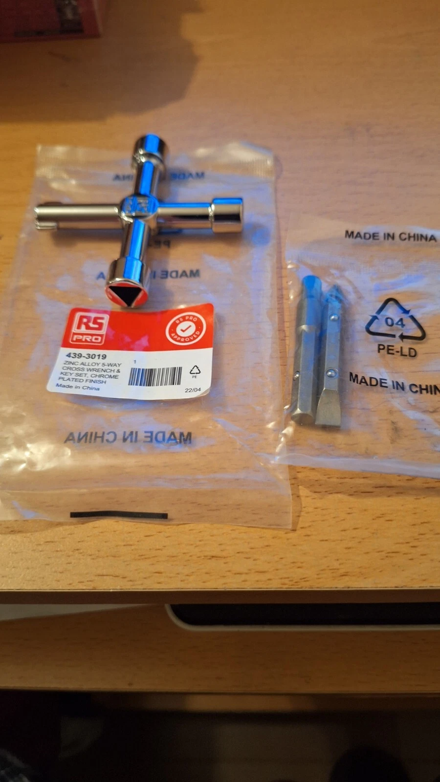 RS PRO 4393019 Cross Wrenches Control Cabinet Key Diecast  Chrome Finish - Image 2