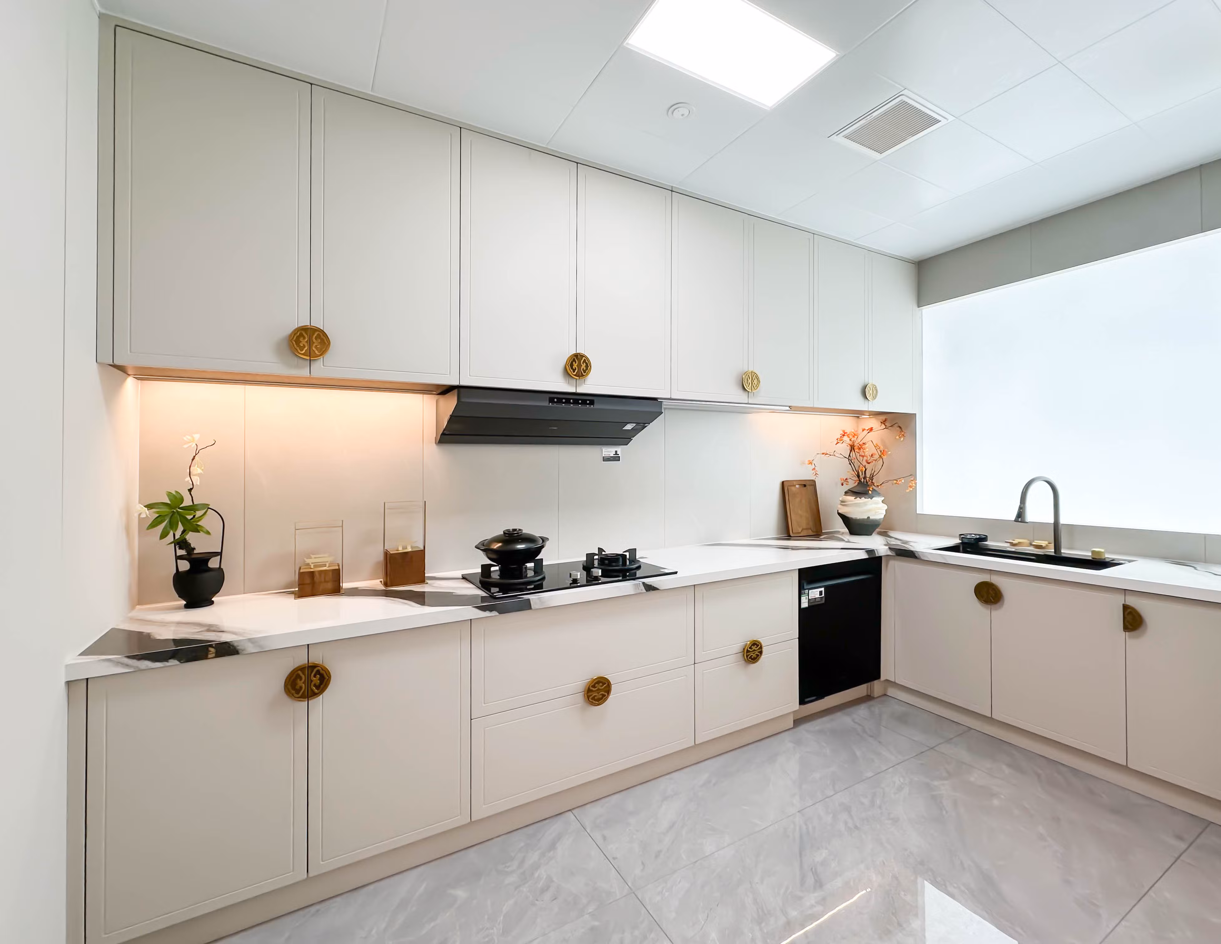 Stylish Wooden Kitchen Storage Cabinet with Custom Size Choices - Image 2