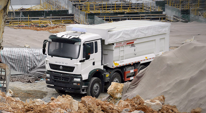 in Stock/Second Hand/Used/New / HOWO Tx 8X4 Dump Truck 10 Wheel - Image 4