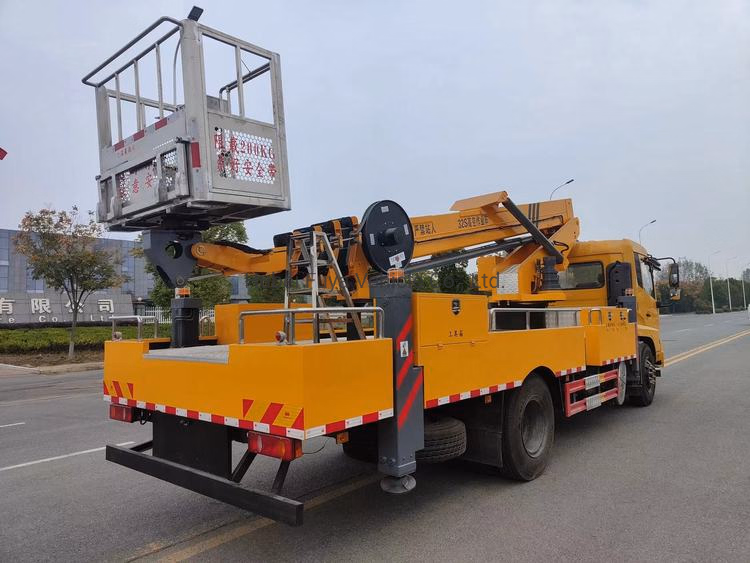 Dongfeng 4X2 18m 20m 22m Telescopic Boom High Altitude Working Aerial Platform Truck - Image 2