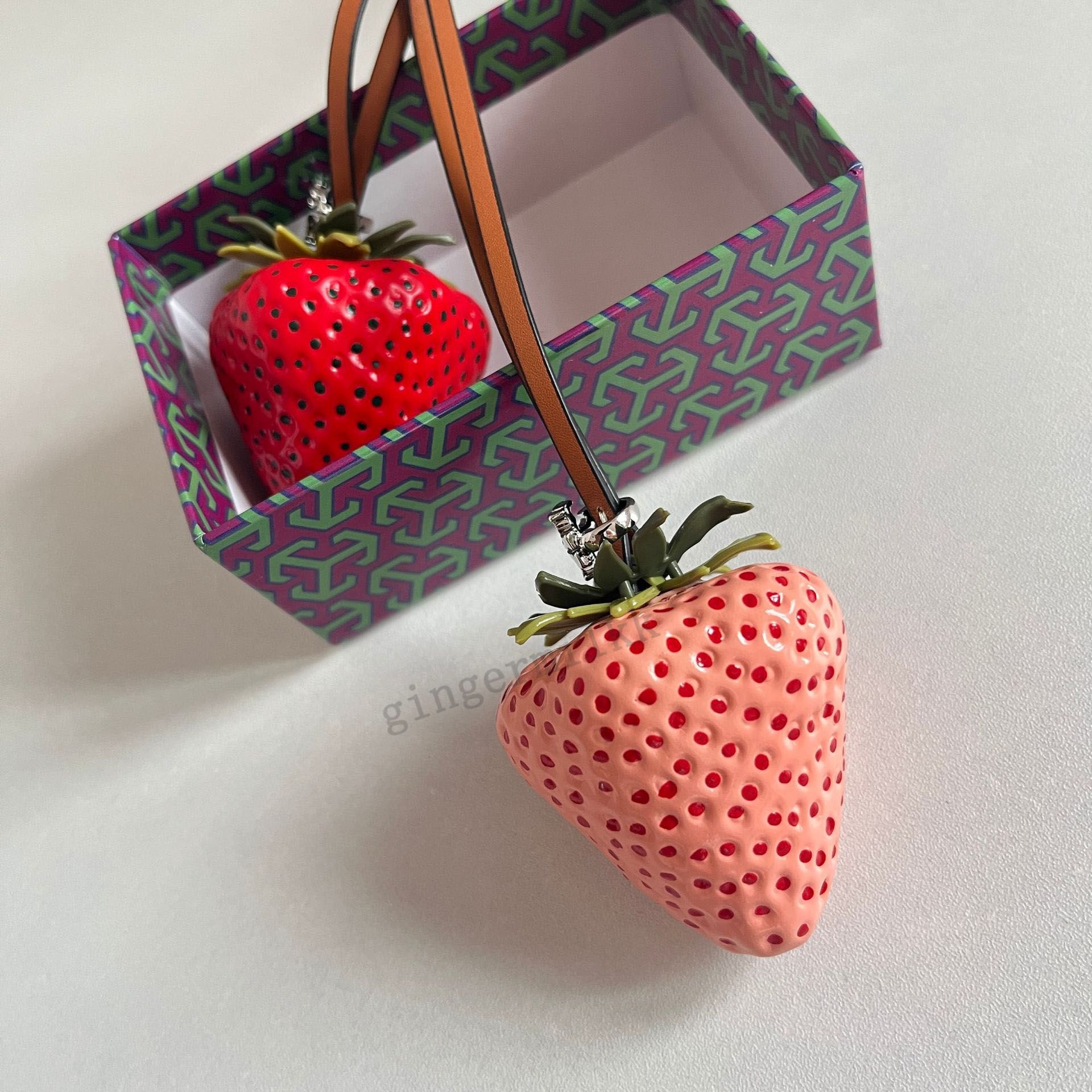 Designer Bag Charms Strawberry Charm With Box Decorative Item Car Key Pendant Couple Accessories Christmas Gift - Image 2