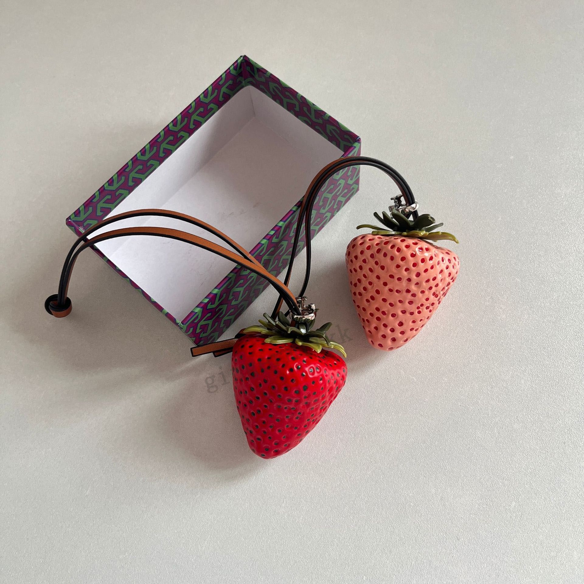 Designer Bag Charms Strawberry Charm With Box Decorative Item Car Key Pendant Couple Accessories Christmas Gift - Image 4