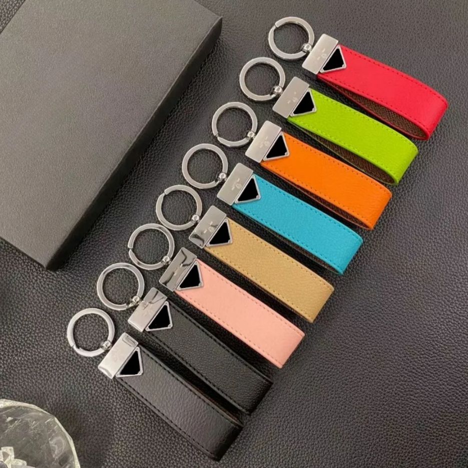 2025 Designer Unisex Black Chain Accessories p Keychains Letter Luxury Pattern Car Keychain Jewelry Gifts Lanyards For Key Bag 01 - Image 2
