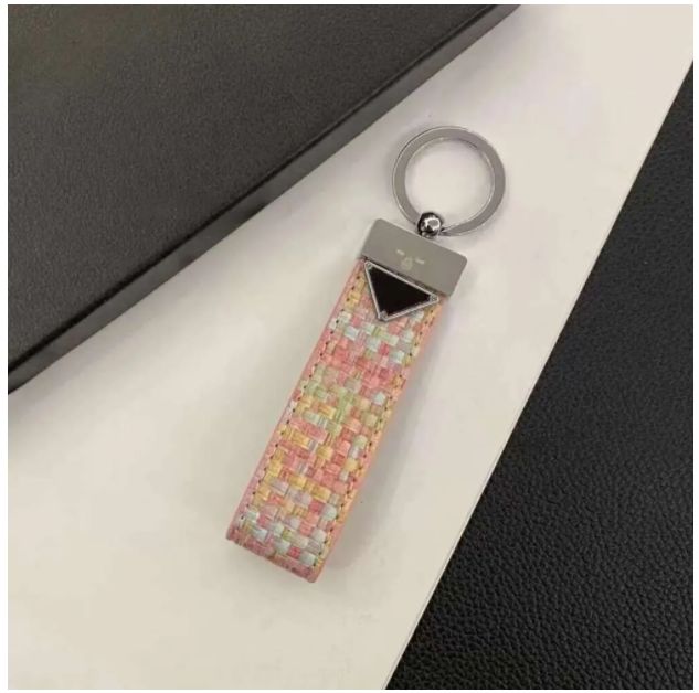 2025 Designer Unisex Black Chain Accessories p Keychains Letter Luxury Pattern Car Keychain Jewelry Gifts Lanyards For Key Bag 01 - Image 4