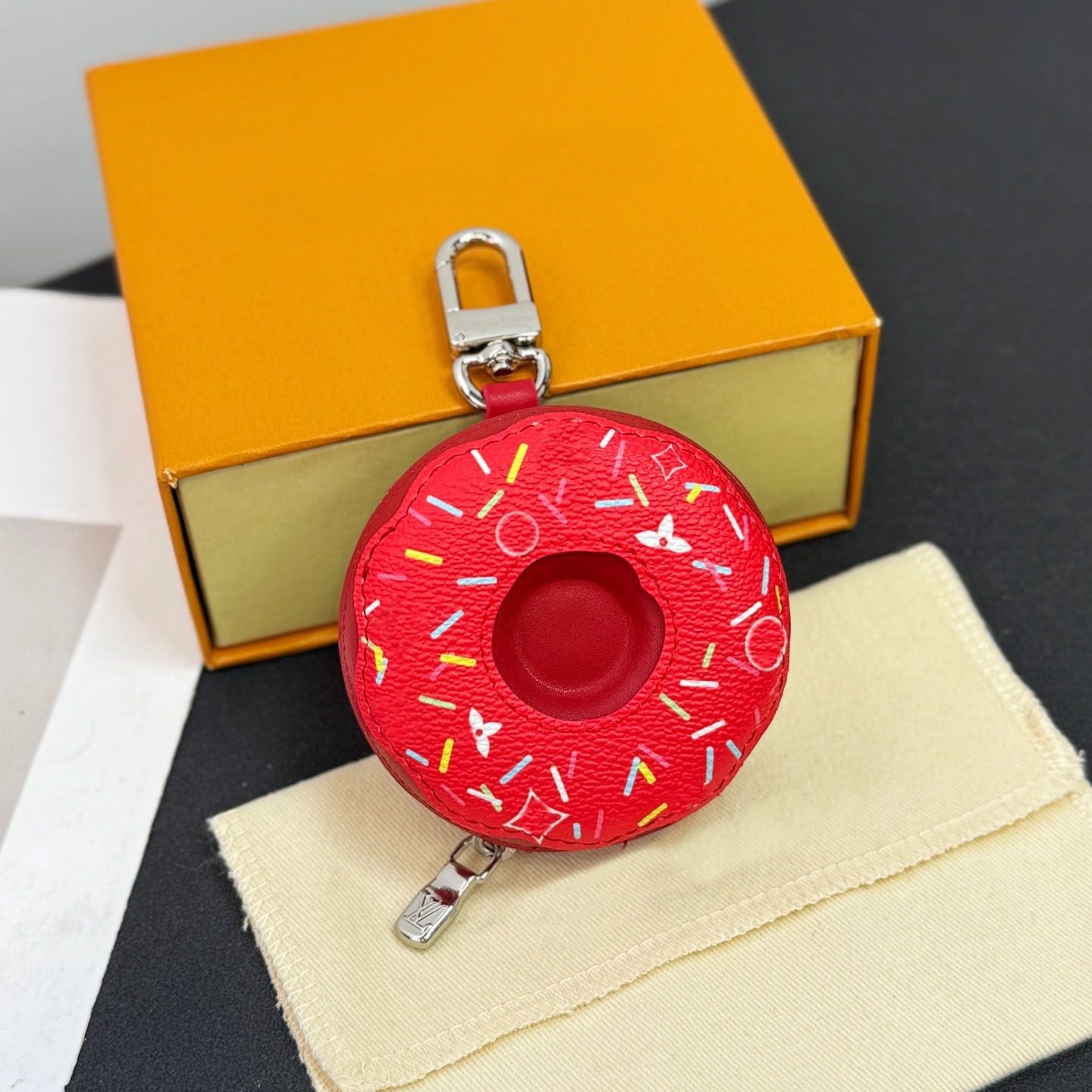 Classic Donut Bag Key Holder Pizza Charm Keychains Hamburger Leather Metal pendant key ring Frog Keychain Purse charm Car keychain Gift - Image 3