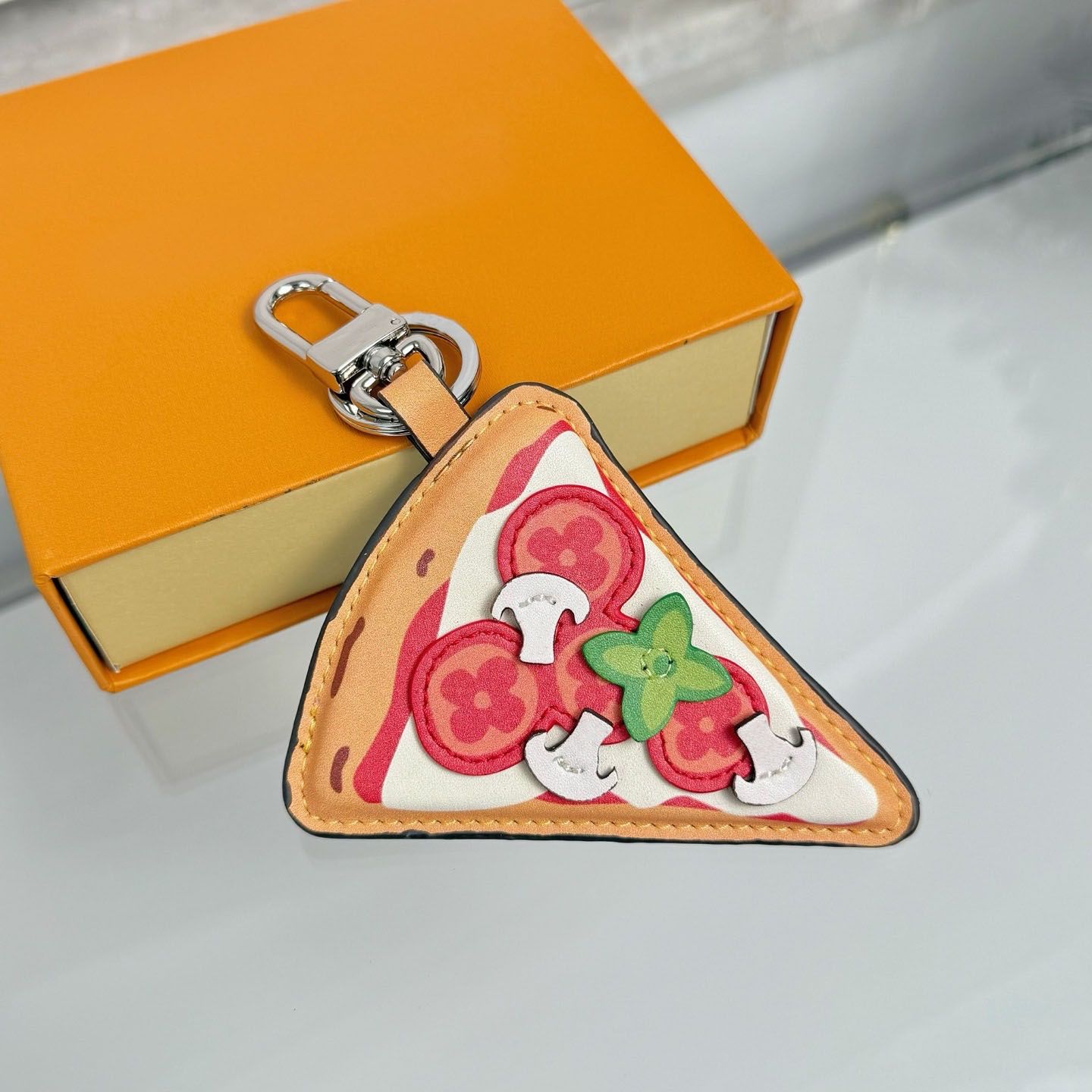 Classic Donut Bag Key Holder Pizza Charm Keychains Hamburger Leather Metal pendant key ring Frog Keychain Purse charm Car keychain Gift - Image 5