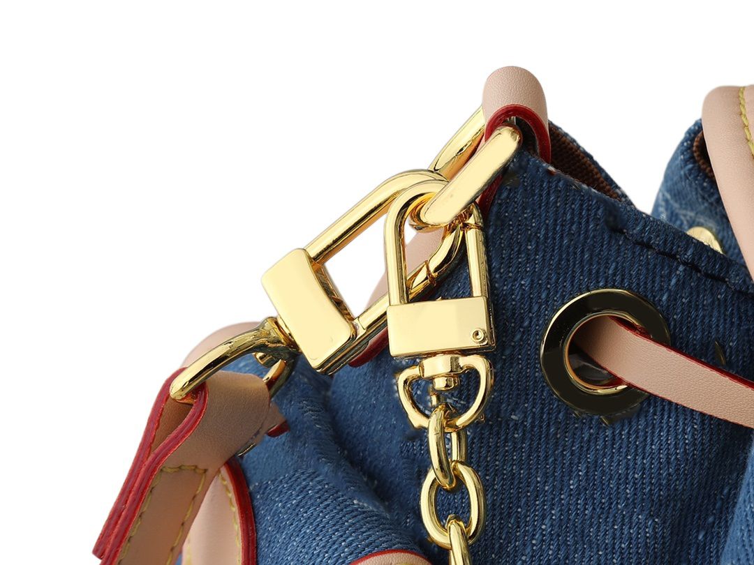 Elegant Collection Side Pocket Accessory Purse Featuring Traditional Style with Key/Lipstick Holders - Image 4