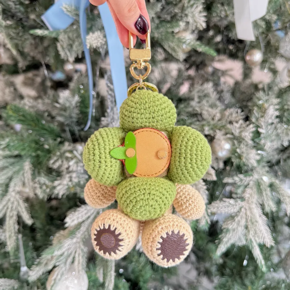 Keychains Lanyards Series Sunflower Keys Wallet Luxury Color Weave Letter Doll Keychain Fun Car Pendant Brand Couple Bags Totes Pendant Key Chain Women Men - Image 5