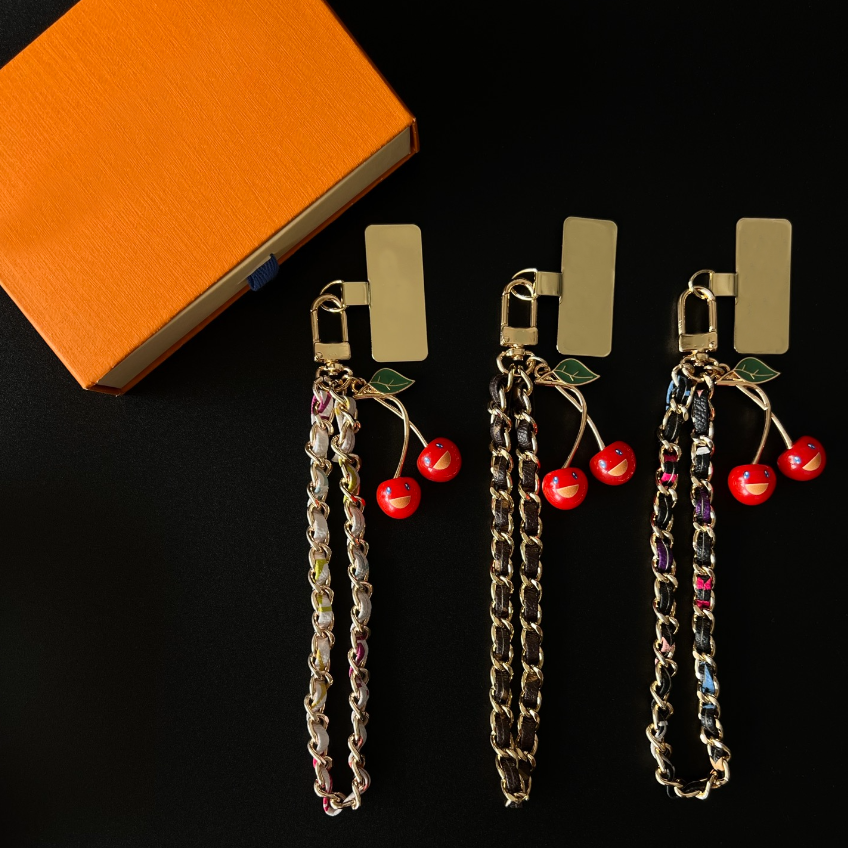 Designer Keychain Luxury Cherry Flower Clover Bag Charm Pendant Keychains Cherry Denim Lanyards Gold Chain Key Ring For Women Men Hanging Chain Pendant gift - Image 4