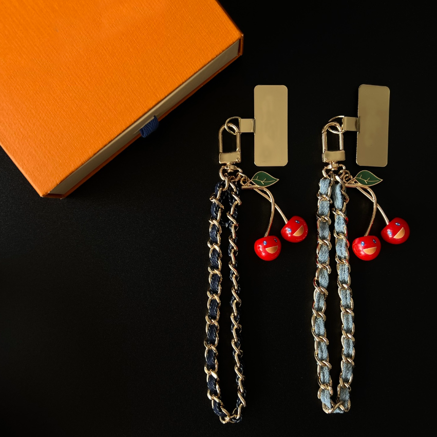 Designer Keychain Luxury Cherry Flower Clover Bag Charm Pendant Keychains Cherry Denim Lanyards Gold Chain Key Ring For Women Men Hanging Chain Pendant gift - Image 5