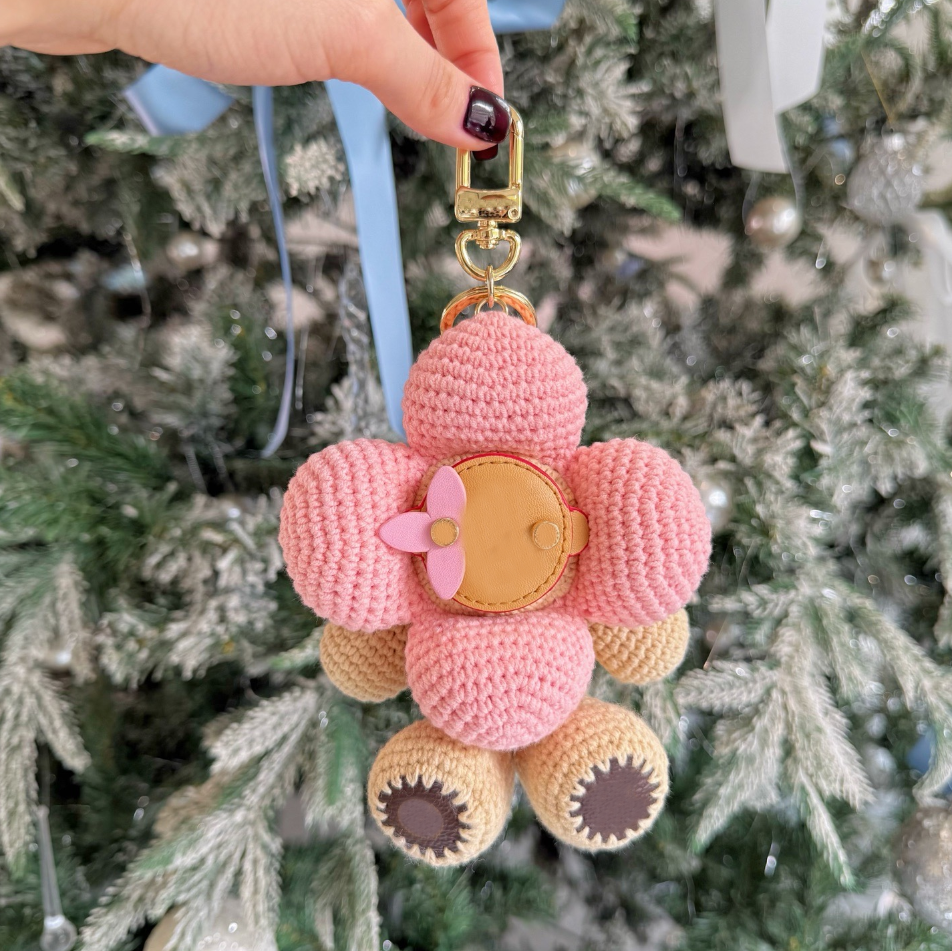 Designer Sunflower Crochet Dolls Bag Charms Woven Cotton Fabric Keyring Metal Accessory Keyrings For Women Mans Mascot Key Chain Purse Charm Cute Christmas Gifts - Image 3