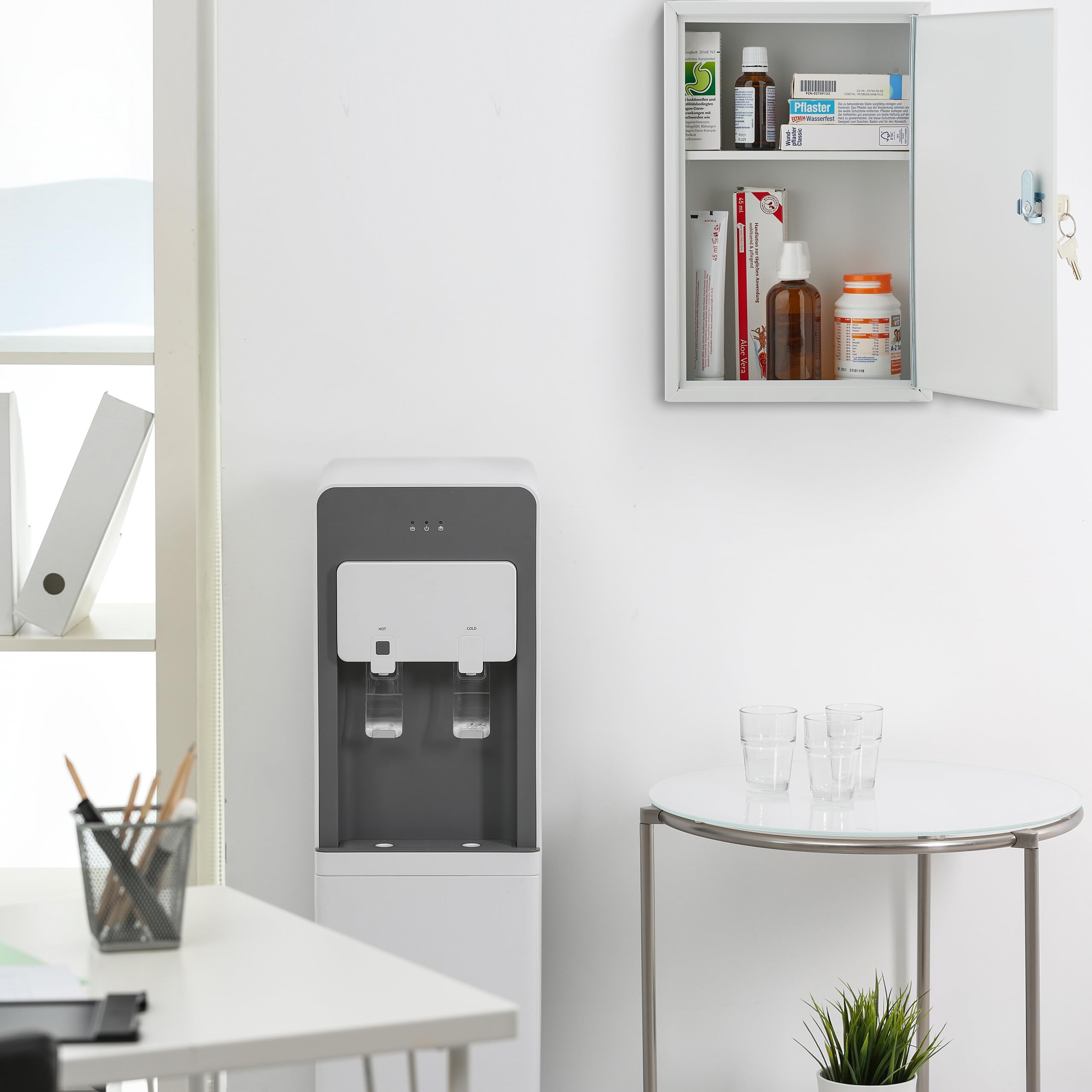 Relaxdays Medicine Cabinet, Lockable, 2 Levels, Steel, HxWxD: 32x21.5x9.5cm, Medicine Storage, White - Green - Image 2