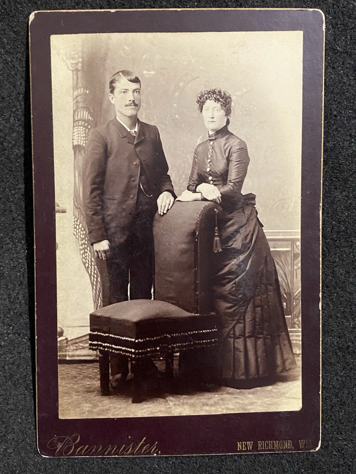 New Richmond Wisconsin WI homme et femme St Croix Co. Photo ancienne cabinet - Image 1