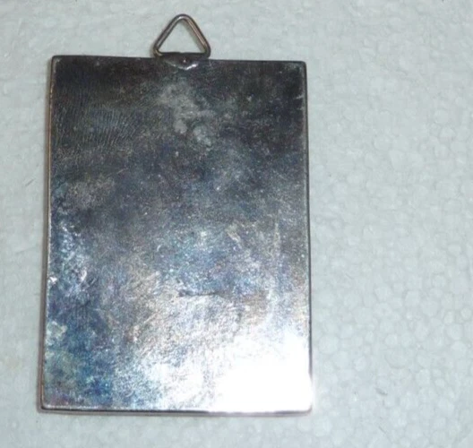 beau pendentif/amulette en métal à motif d'une croix aux origines à identifier  | eBay - Image 2