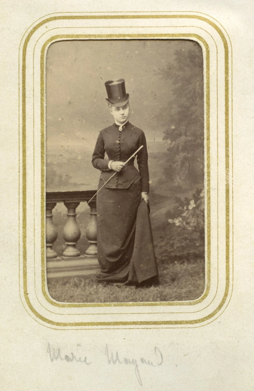 CDV circa 1880 Victor Coué à Saumur. Marie Mayaud, comtesse du Dresnay. Ecuyère. - Image 2