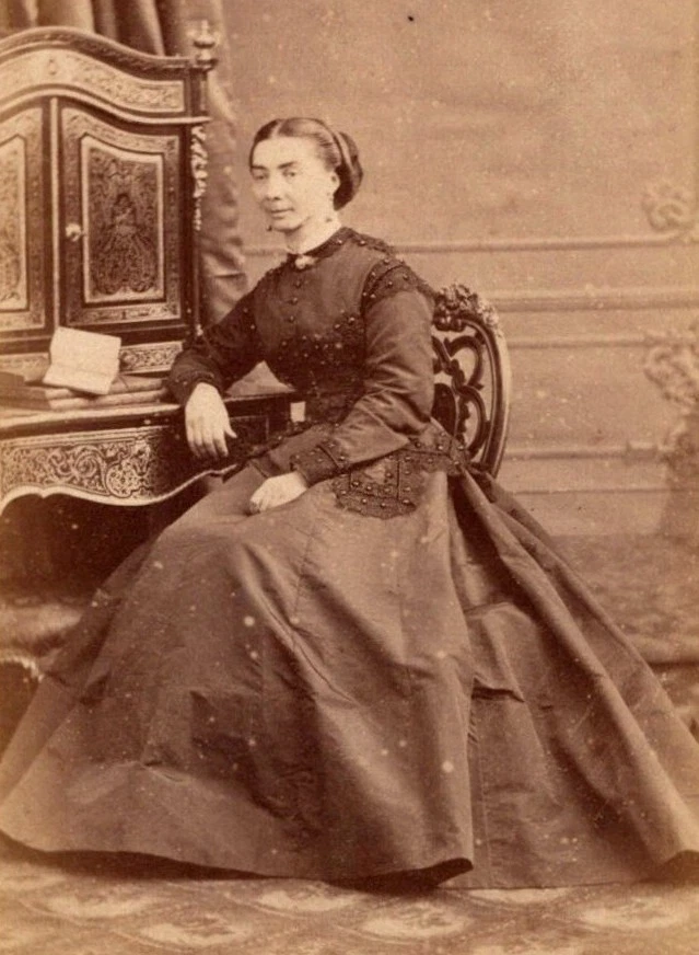 CDV 1865 Portrait Féminin devant un Cabinet Marqueté Napoléon III Photo Disdéri - Image 2