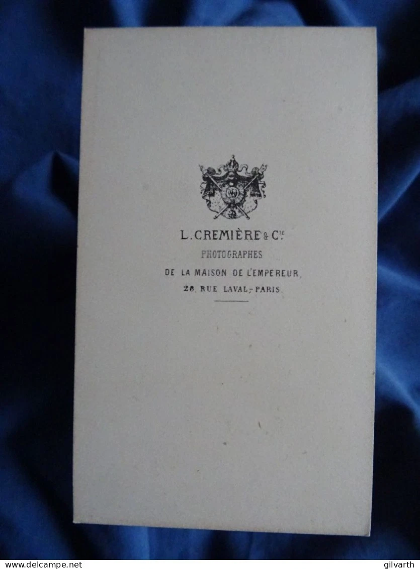 photo CDV Cremière, Paris Femme élégante épaules dénudées Châle en dentelle 1865 - Image 3