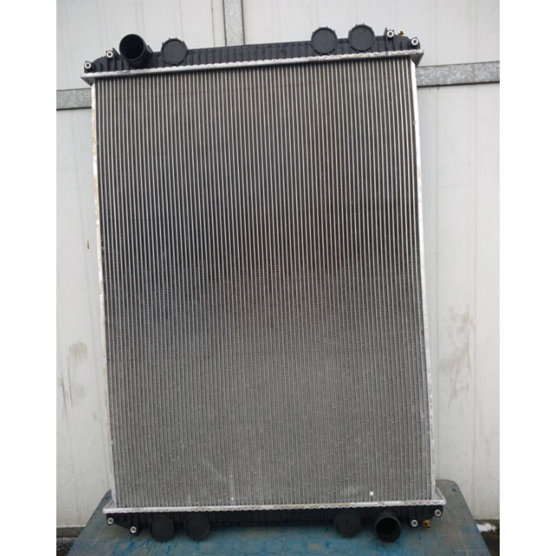 Auto Parts Radiator for Columbia Truck Engine Cooling System Radiator 2001-1724 Hdc010145PA for Freightliner Series - Image 1