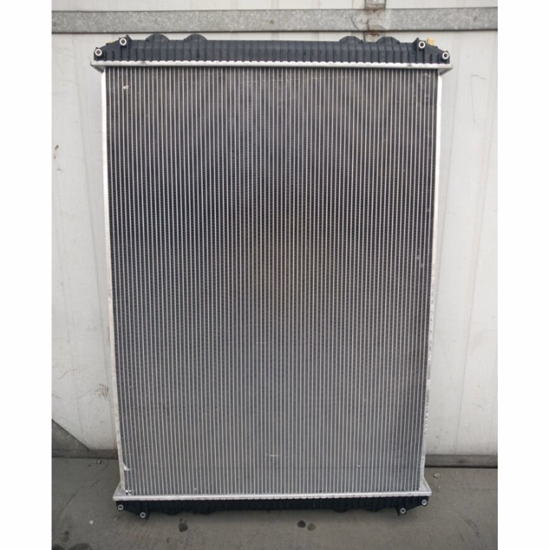 Engine Cooling System Water Radiator 2001-1716 Hdc010077PA for Freightliner Columbia Series - Image 1