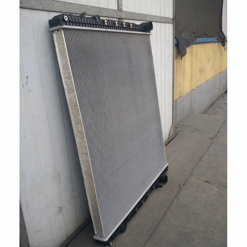 Water Aluminum Truck Radiators OEM 0526620004/A0526615020, for Freightliner Cascadia Series - Image 3