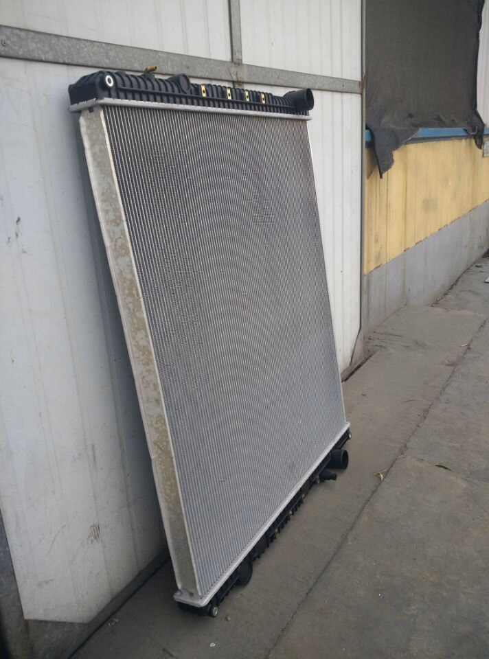 0526620004 A0526615020 2001-1725 Radiator for Freightliner Cascadia Columbia Truck - Image 4
