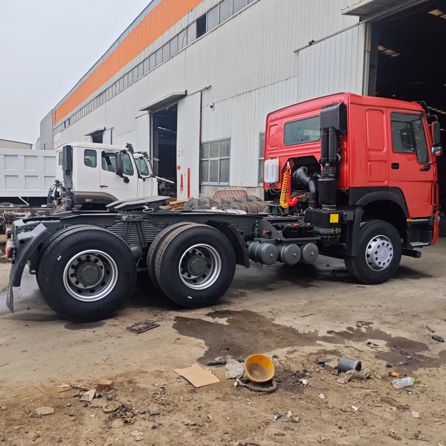 New and Used Second Hand Sinotruk HOWO/ Shacman Tractor Transport Cargo Truck Heavy Duty Truck Price Used Freightliner - Image 4