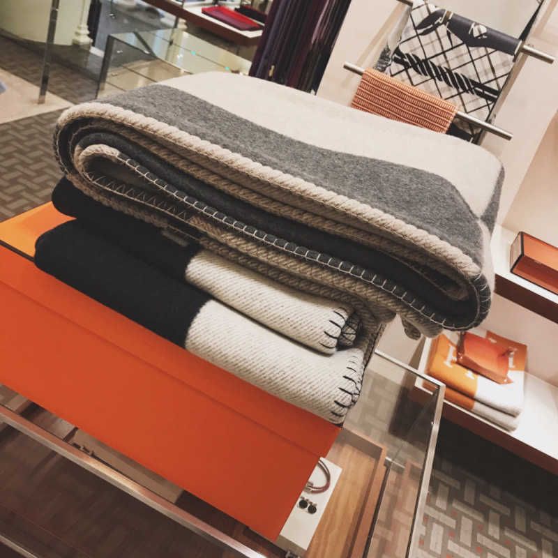 Designer Blankets letter Cashmere Soft Wool Scarf Shawl Portable Warm Sofa Bed Fleece Knitted Throw Blanket 130x180cm Spring Autumn Woman - Image 2