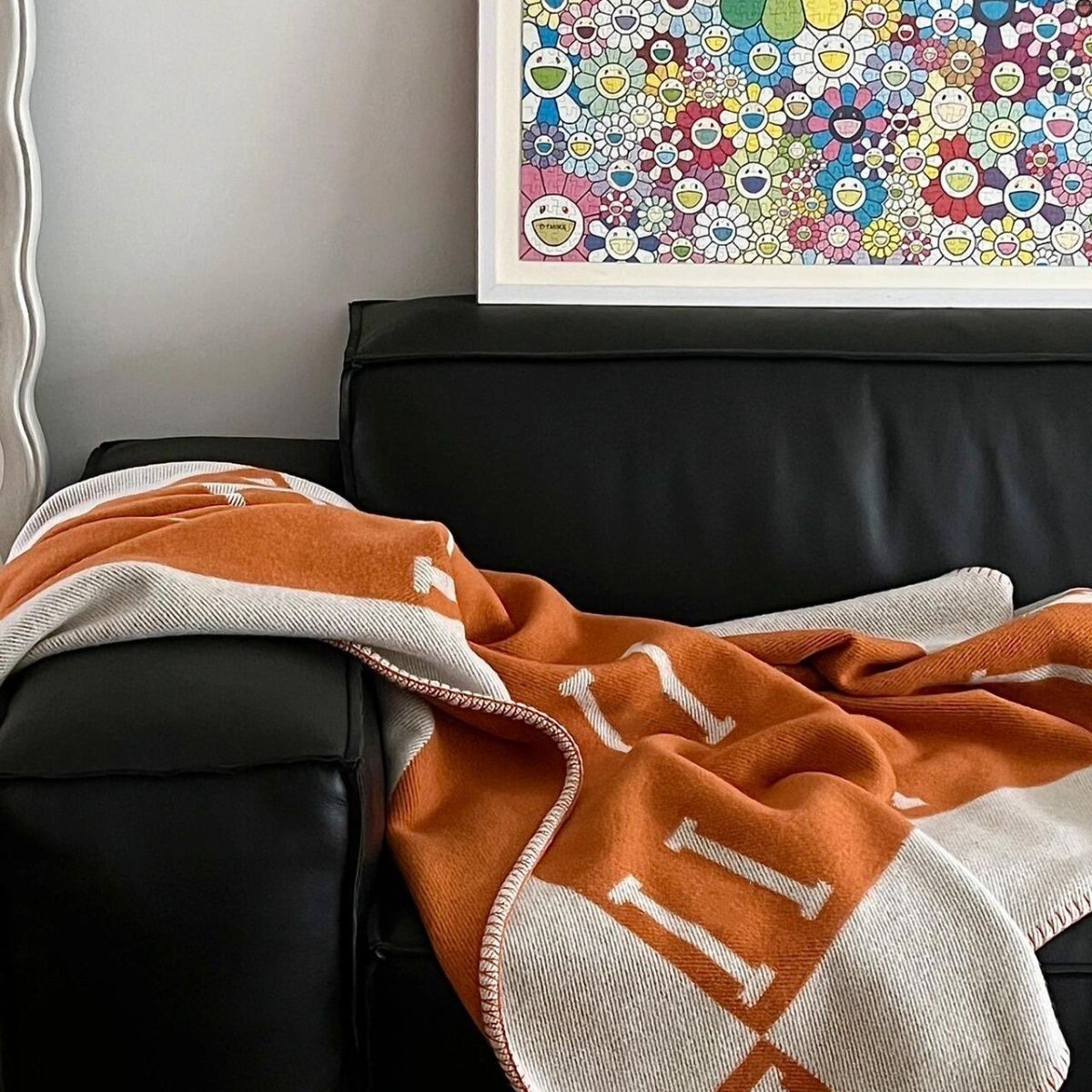 H letter designer cashmere scarf Portable soft sofa bed l140-170cm Blanket - Image 2