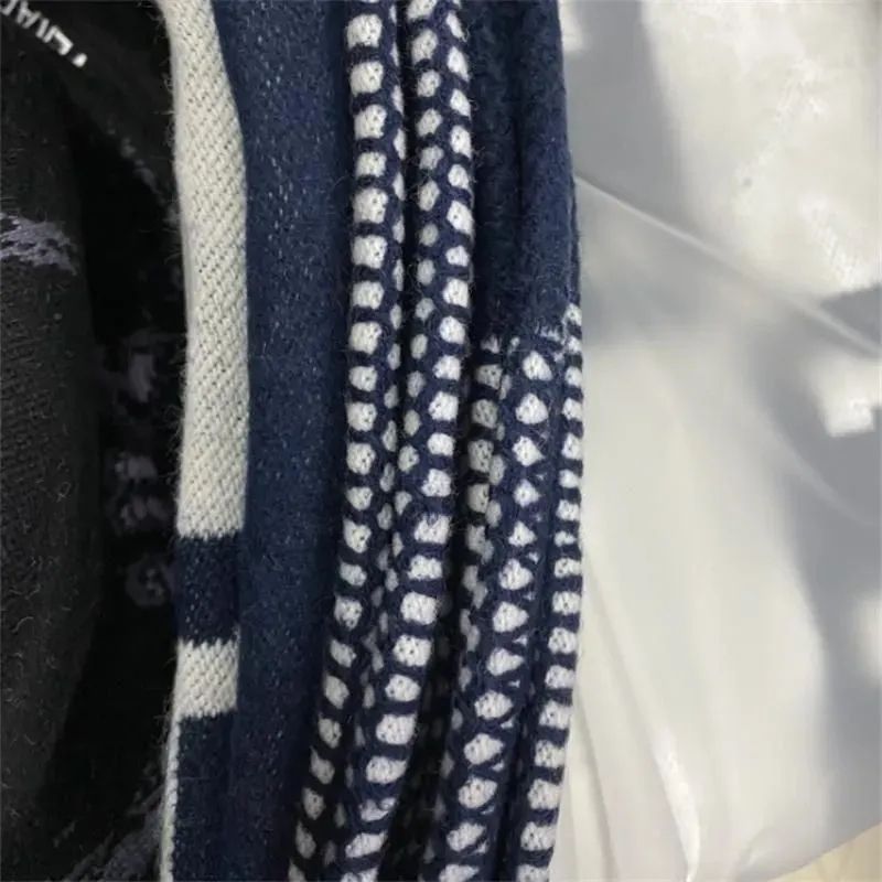 Cashmere Scarf Knit H Letter Cashmere Designer Soft Scarf Shawl Portable Warm Plaid Sofa Bed Wool Knit Blanket 140 170CM Dh850 - Image 4