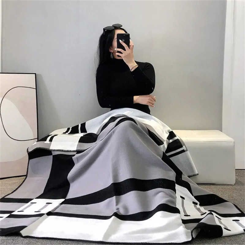 Designer Cashmere Blankets Luxury siesta Blanket Letter Home Travel Throw Summer Air Conditioner Blanket Beach Towel Womens Soft Shawl - Image 5