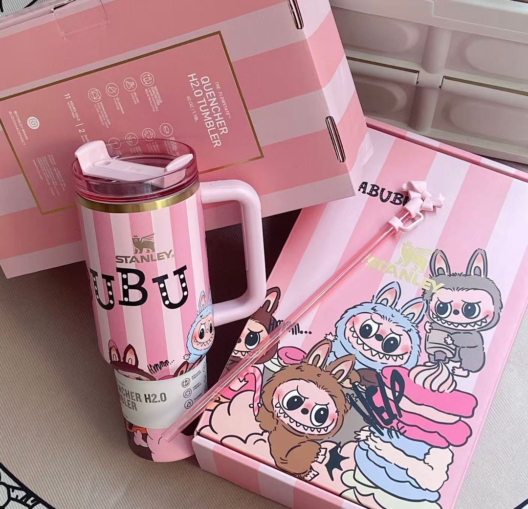 Stanley x Labubu 40oz Tumbler | Cute Cartoon Collectible | Insulated Sweat-Proof w/ Carry HandlePink style L250705LL81 - Image 3