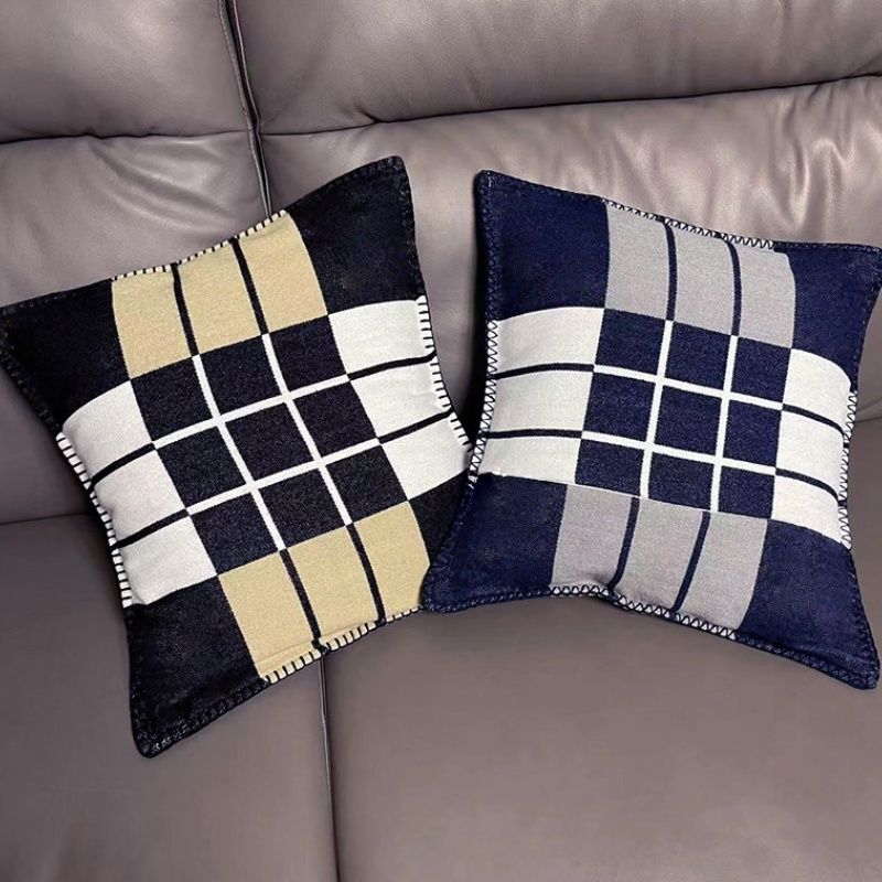 H Pillows Designer Pillow H Luxury Brand Nordic Style Pillowcase Lunch Break Sofa Cushion Car Waist Back Cushion Knitted Pillowcase Pillow With Logo - Image 2