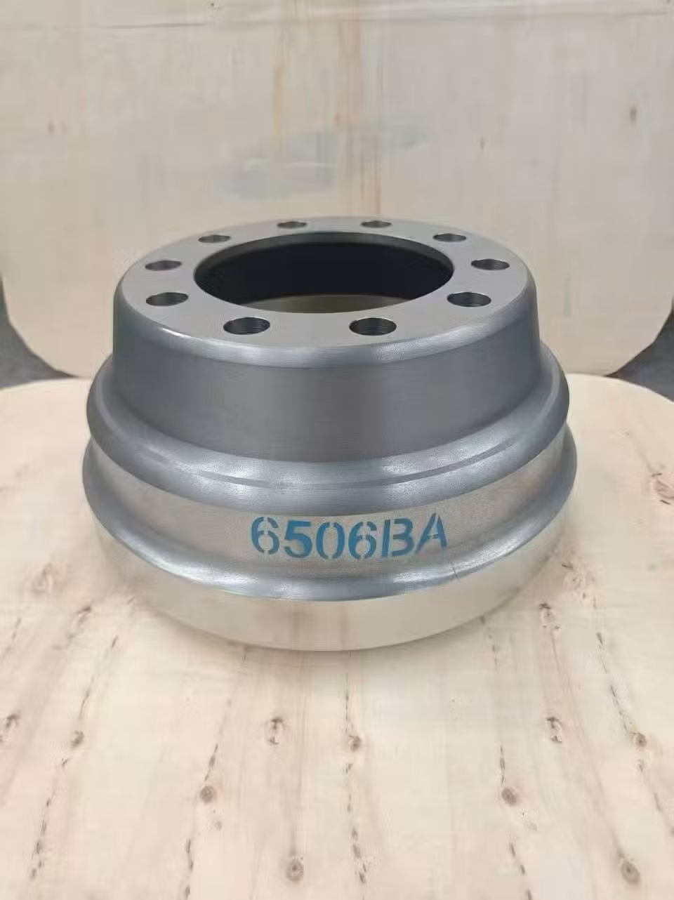 Semi-Trailer Truck Brake Drum 3922X Suitable for Freightliner, Made in China, Black Brake Drum - Image 5