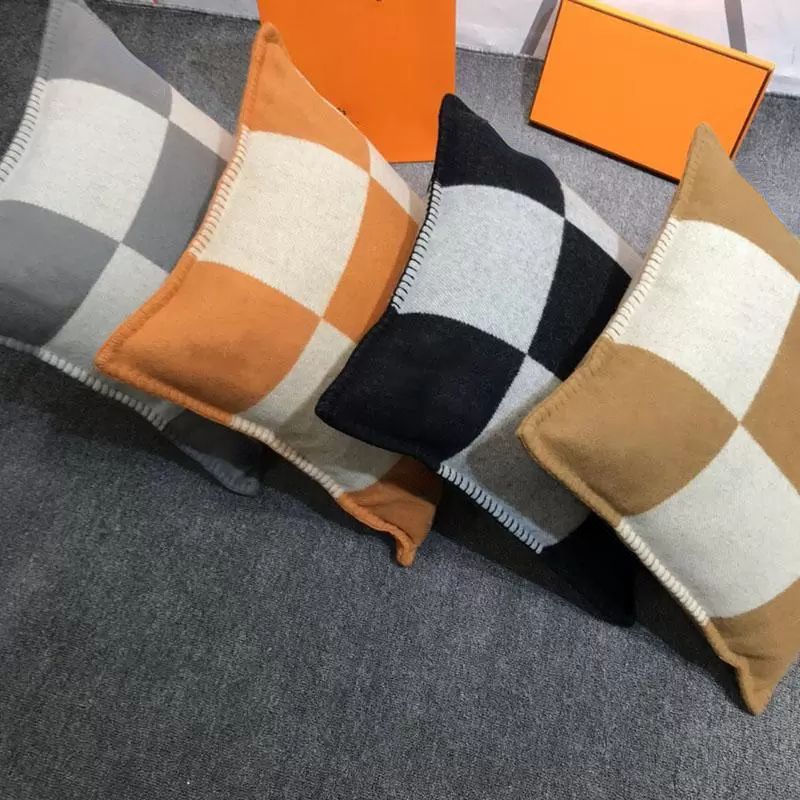 Decorative Throw Pillow Covers Designer Pillows Decorative Throw Pillow Luxury Fashion Vintage Fleece Pillowcase Cover Case Covers Wool Pillowcases Sofa Home 45x45CM - Image 1