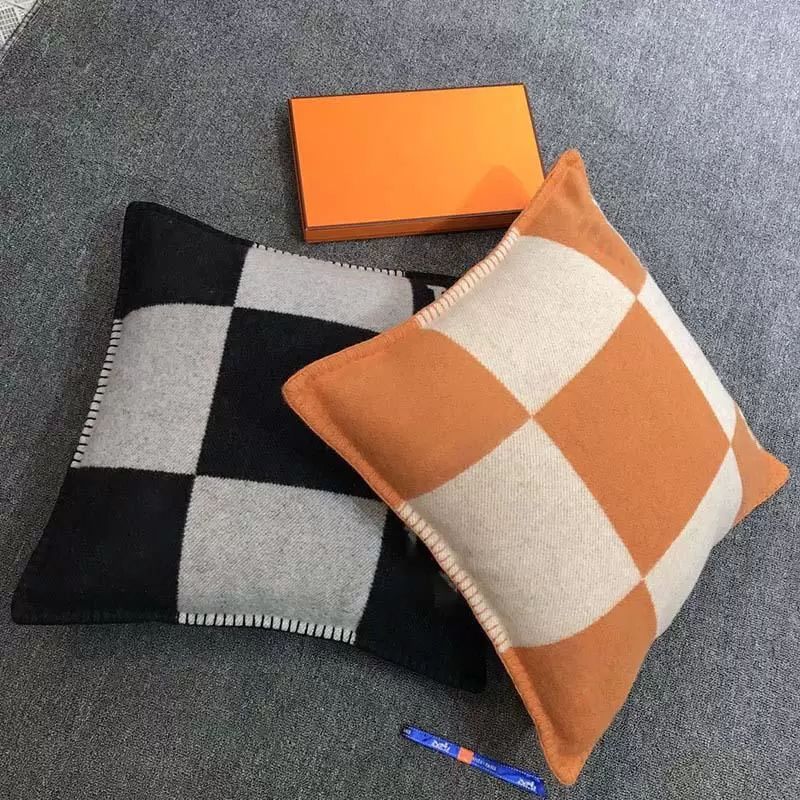 Decorative Throw Pillow Covers Designer Pillows Decorative Throw Pillow Luxury Fashion Vintage Fleece Pillowcase Cover Case Covers Wool Pillowcases Sofa Home 45x45CM - Image 4