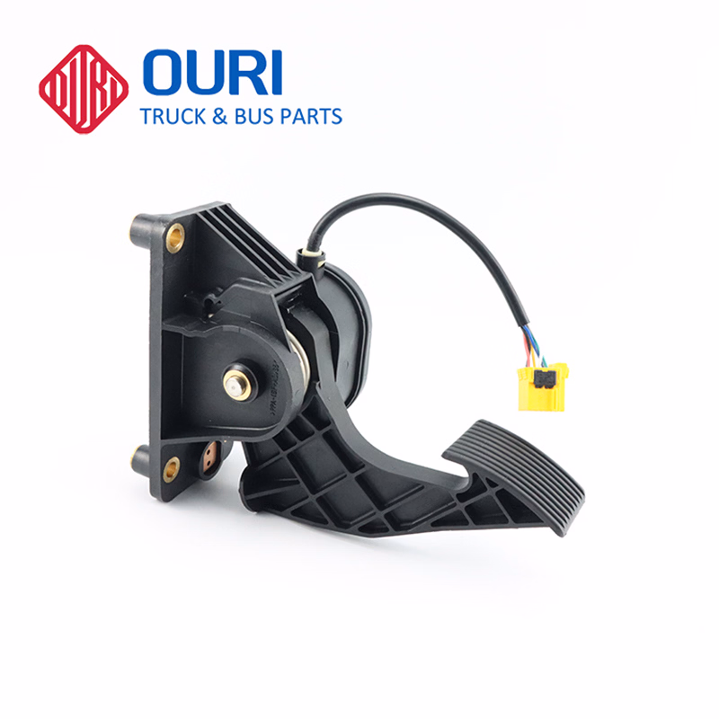 Truck Parts 9413000104 Electronic Accelerator Pedal for Mercedes Benz Freightliner Trucks - Image 1