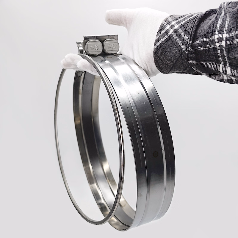 Wide DPF Coupler with Gasket Kit for Various Western Star/Freightliner/Van Hool Models - Image 1